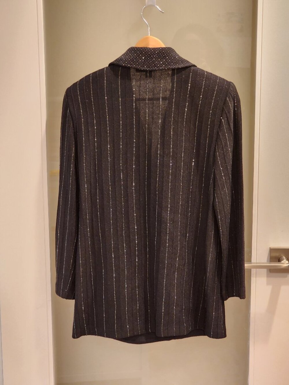 Excellent!!| US 8| ST JOHN: Black Elegant Shimmer Lightweight Blazer - Picture 4 of 16